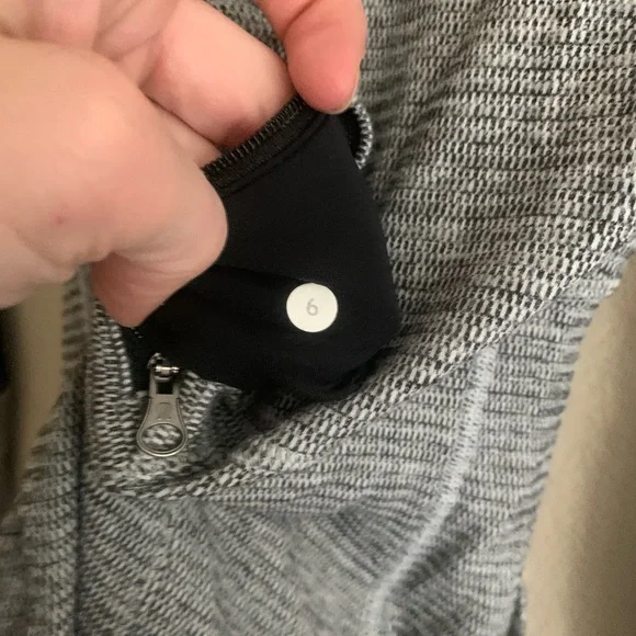 Lululemon Base Runner 1/2 Zip
Heathered Herringbone Heathered Black White - Picture 11 of 11